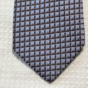 Hugo Boss Men's Textured Grey Geometric Tie silk made in Italy